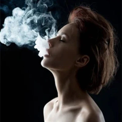 Comment les cigarettes électroniques inhalent les vapeurs