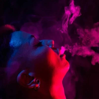 Les cigarettes électroniques peuvent-elles provoquer du liquide dans les poum...