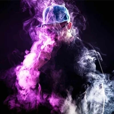 Pourquoi les adolescents fument-ils la cigarette électronique ?